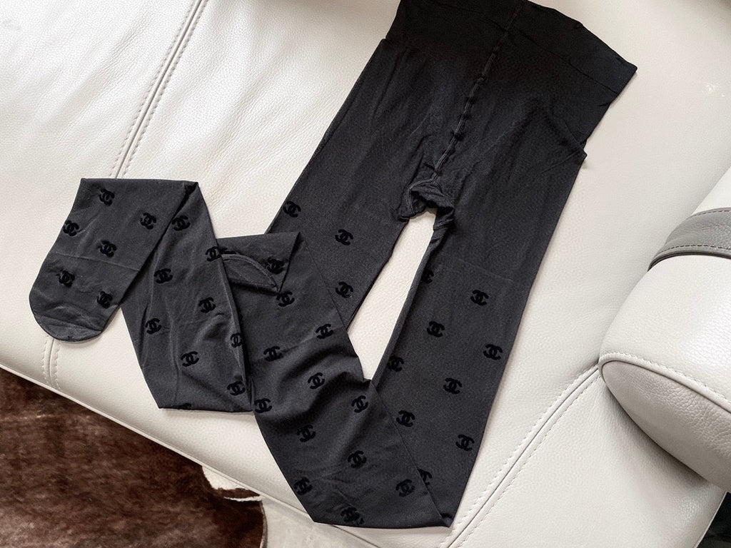 CC high-end flocked logo haute couture pantyhose