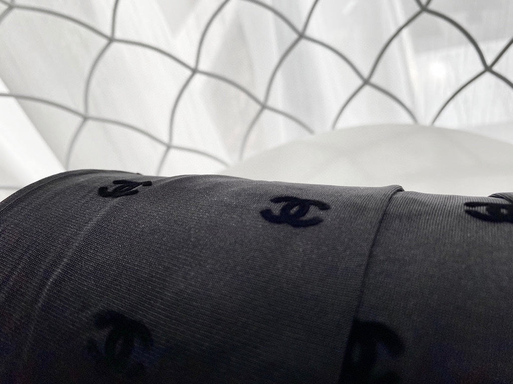 CC high-end flocked logo haute couture pantyhose