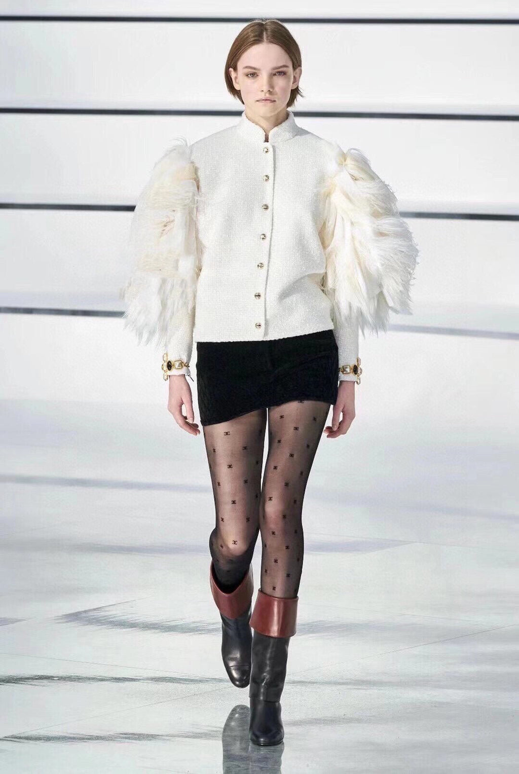 CC flocked logo haute couture pantyhose